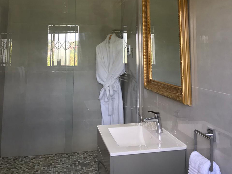 JR Guest House Gallery - JR Guesthouse Accommodation - Click to enlarge JR Guest House Gallery - JR Guesthouse Accommodation - Click to enlarge