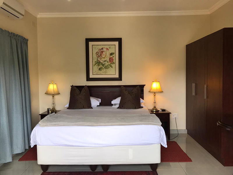 JR Guest House Gallery - JR Guesthouse Accommodation - Click to enlarge JR Guest House Gallery - JR Guesthouse Accommodation - Click to enlarge